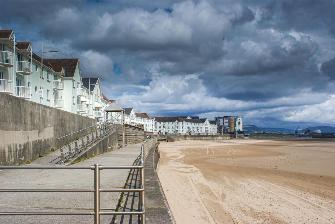 Coastal City Rooms - Waterfront Swansea Exterior photo