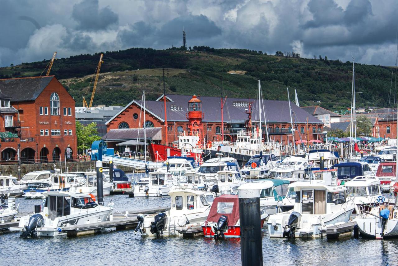 Coastal City Rooms - Waterfront Swansea Exterior photo