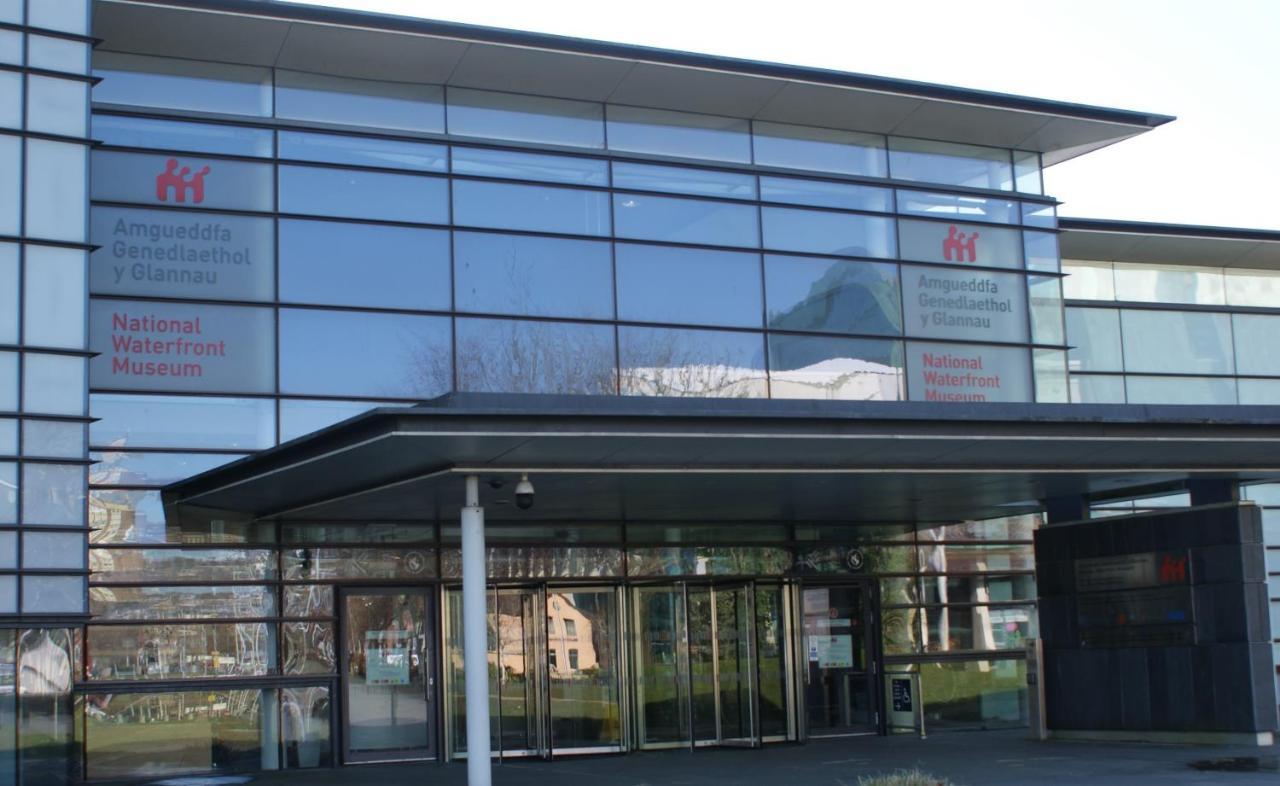 Coastal City Rooms - Waterfront Swansea Exterior photo
