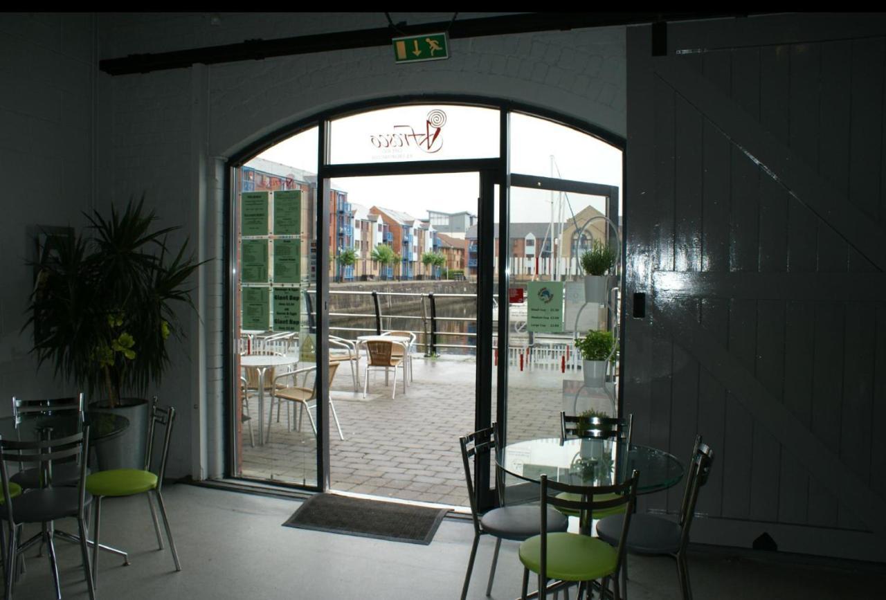 Coastal City Rooms - Waterfront Swansea Exterior photo