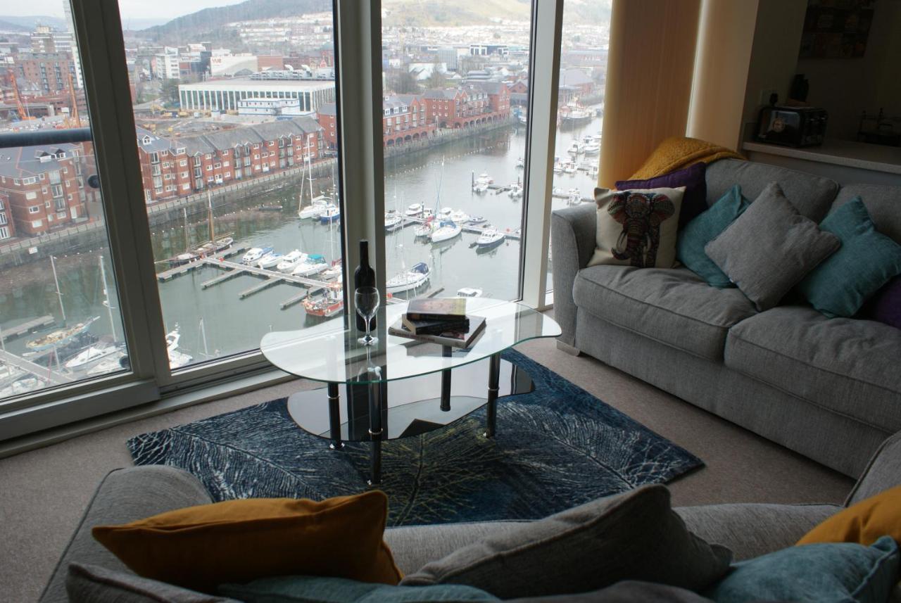 Coastal City Rooms - Waterfront Swansea Exterior photo