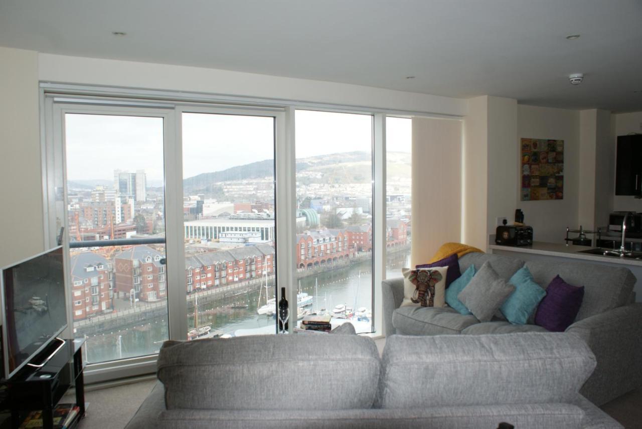 Coastal City Rooms - Waterfront Swansea Exterior photo
