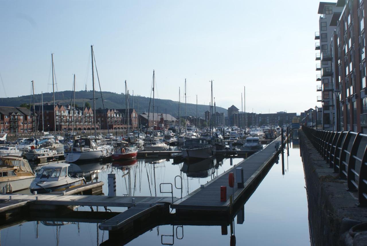 Coastal City Rooms - Waterfront Swansea Exterior photo